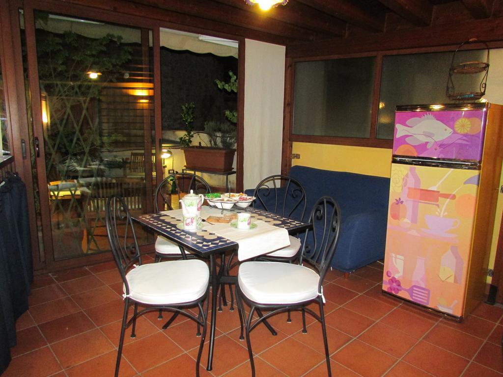 Ferienwohnung Attico Il Campanile Palermo Zimmer foto